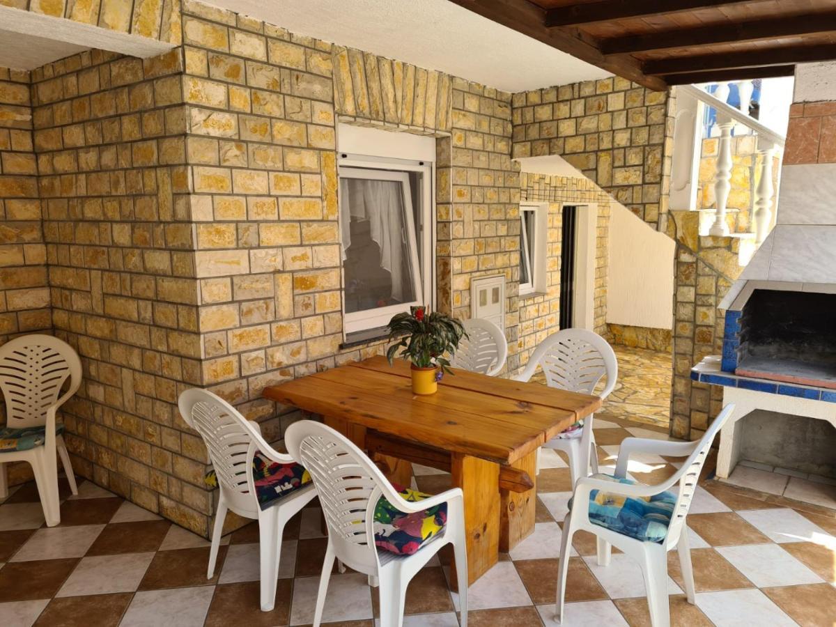 Apartments Tuka Near The Beach Vir Exterior foto